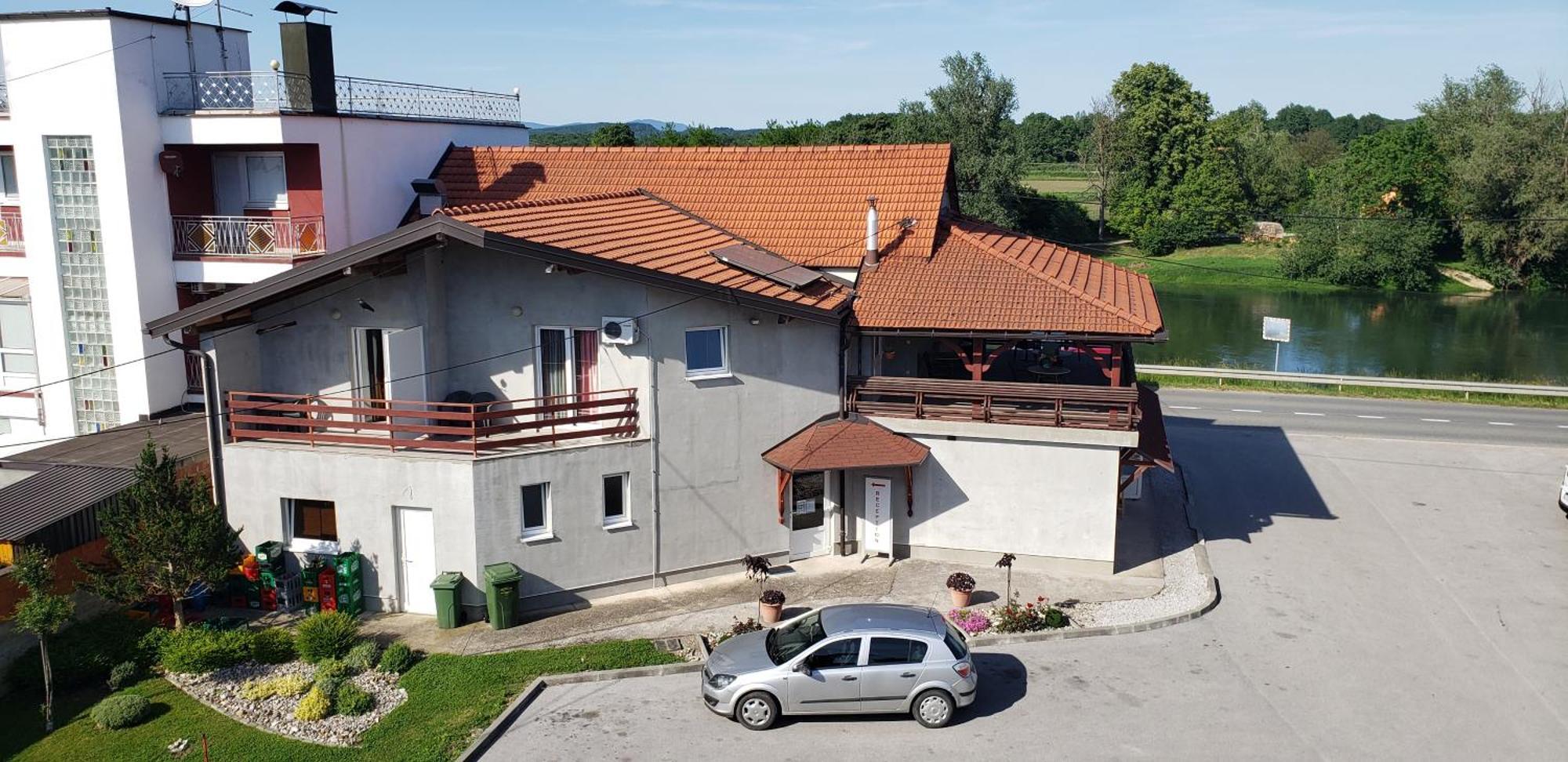Guesthouse Kod mosta Karlovac Eksteriør billede