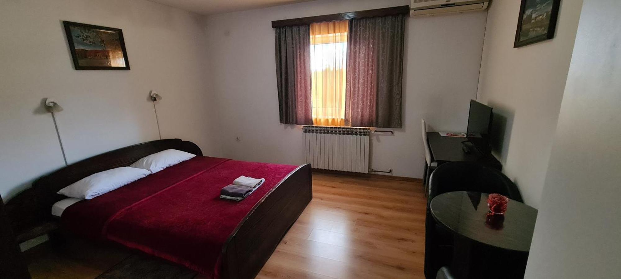 Guesthouse Kod mosta Karlovac Eksteriør billede