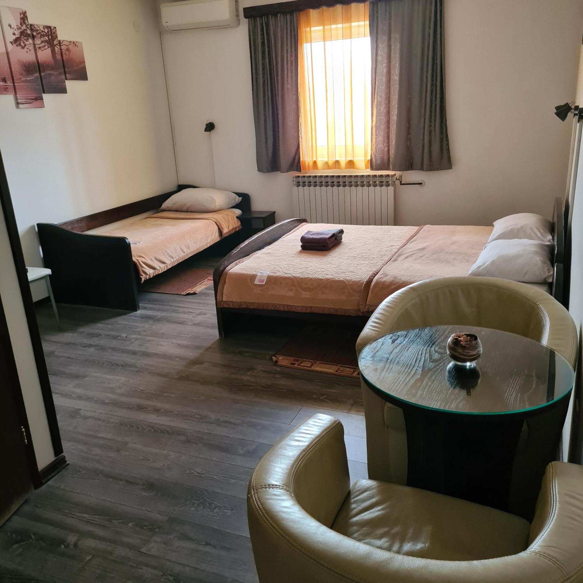 Guesthouse Kod mosta Karlovac Eksteriør billede