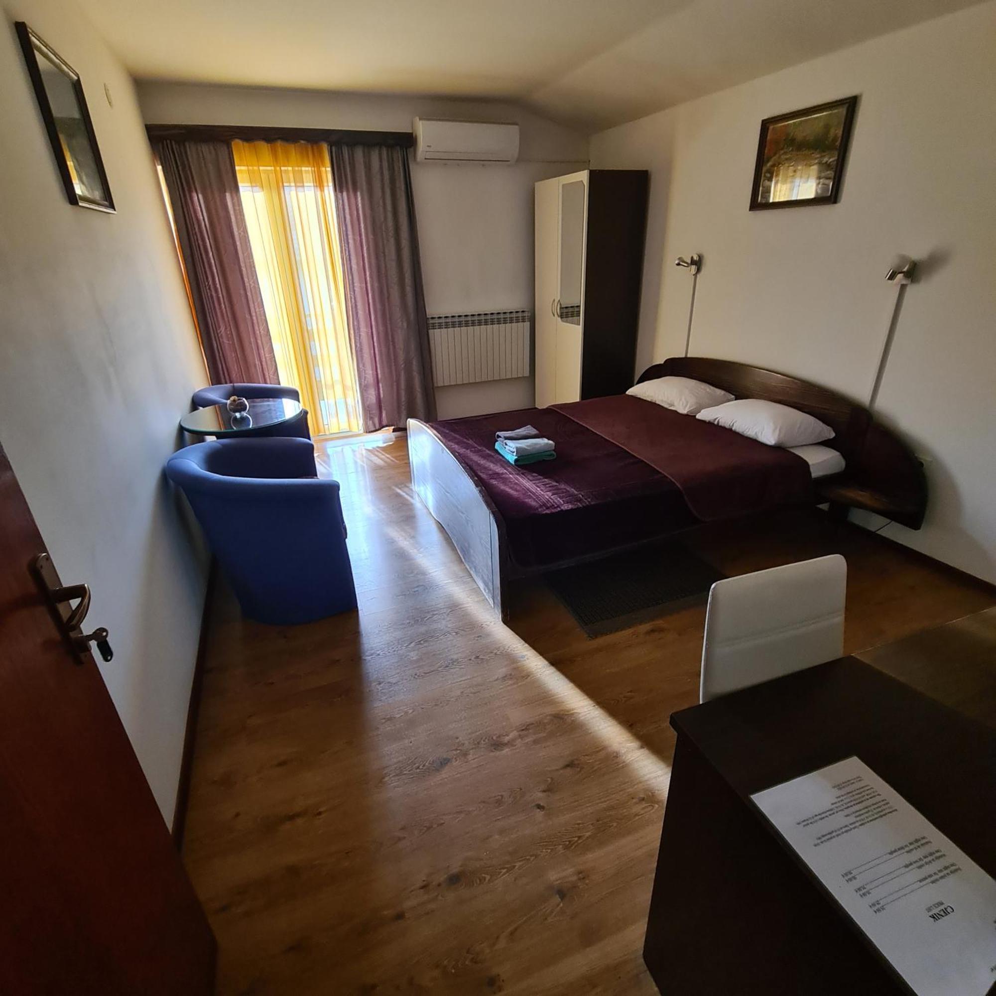 Guesthouse Kod mosta Karlovac Eksteriør billede