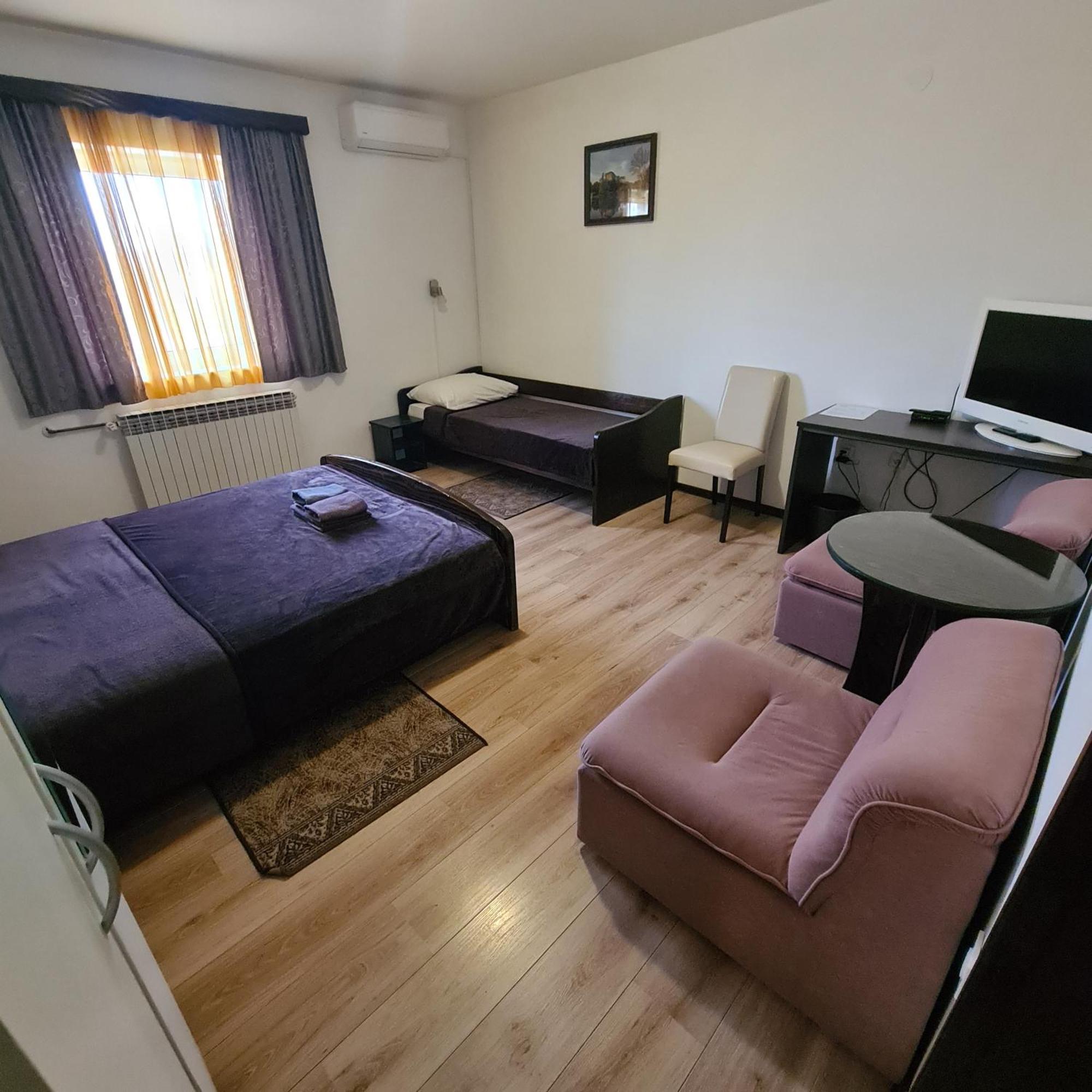 Guesthouse Kod mosta Karlovac Eksteriør billede