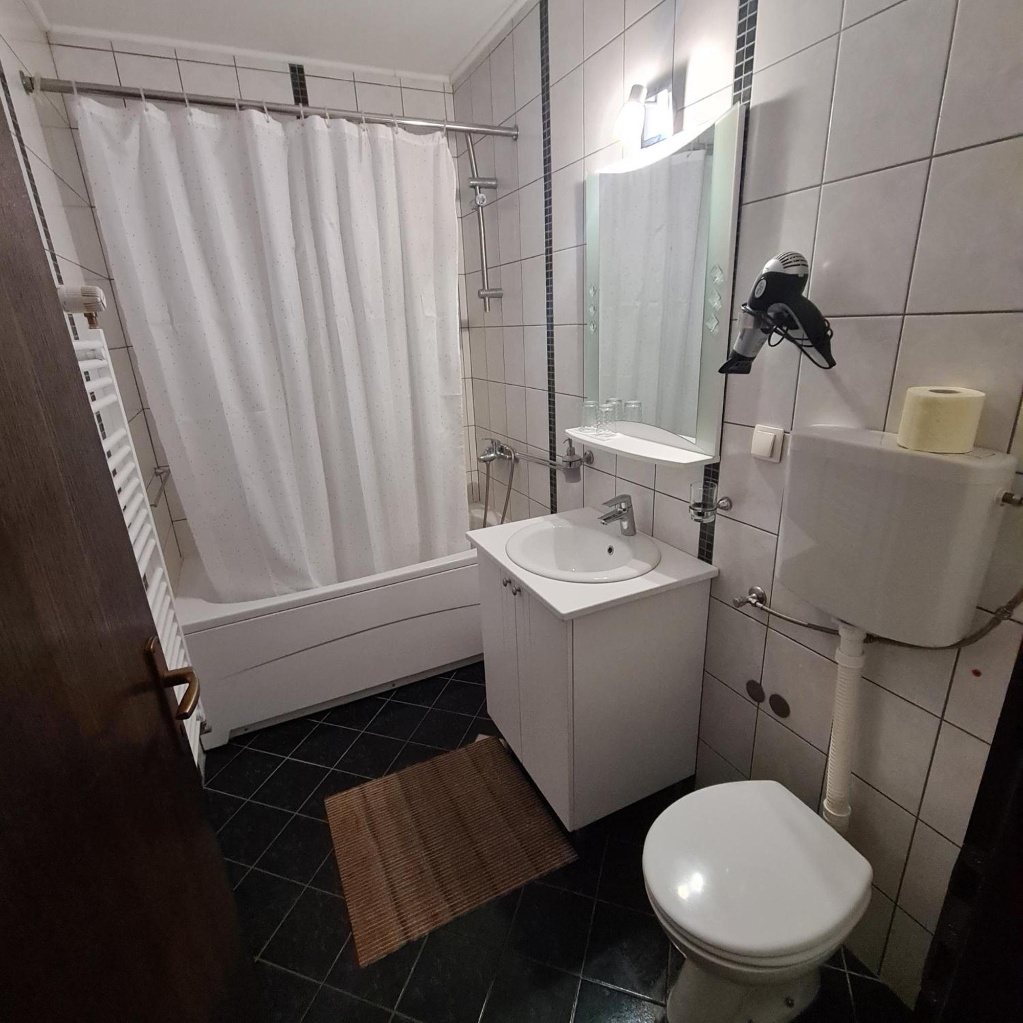 Guesthouse Kod mosta Karlovac Eksteriør billede