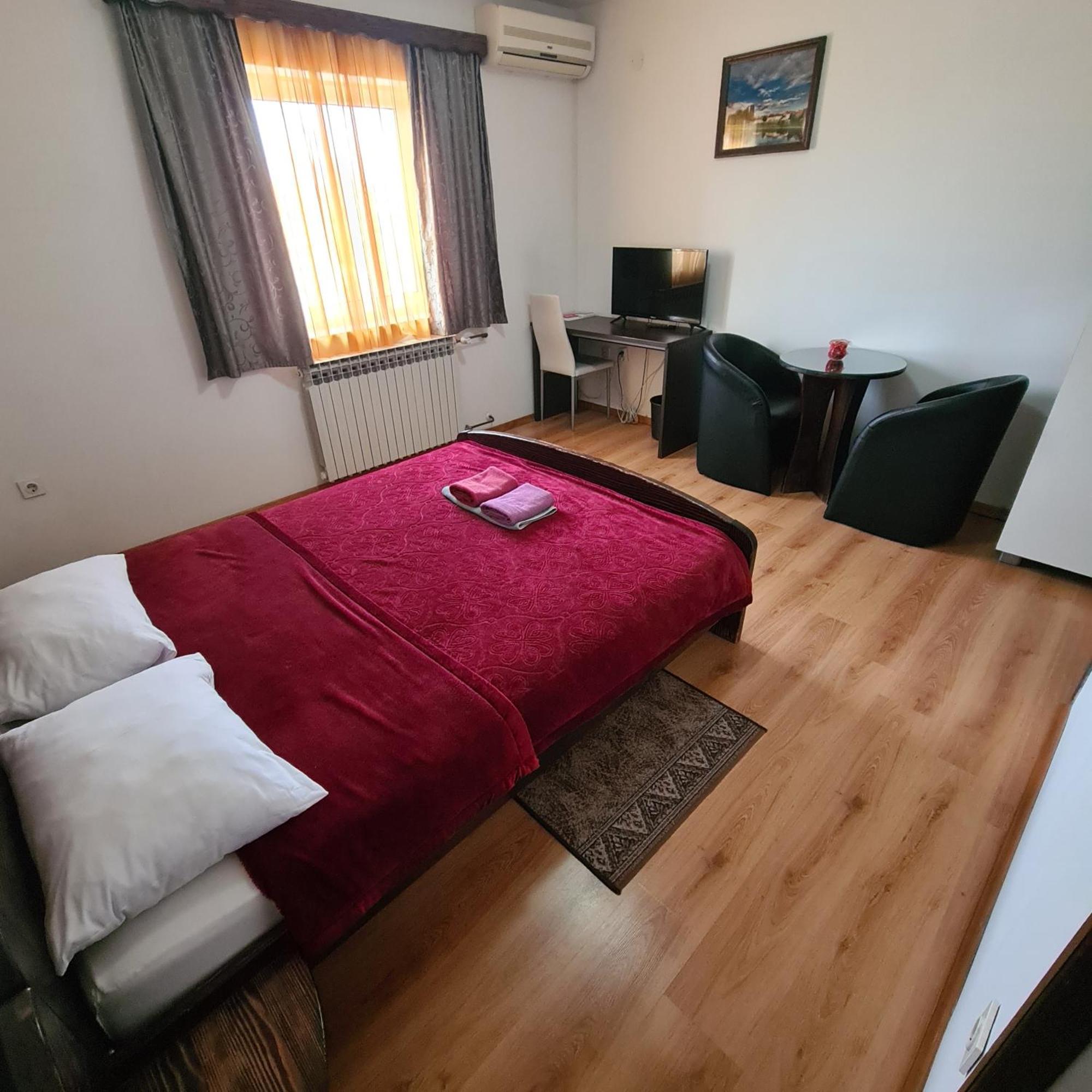 Guesthouse Kod mosta Karlovac Eksteriør billede